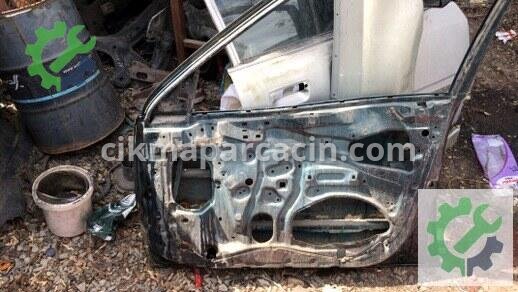 Toyota Starlet Sağ Ön Kapı çıkma parça