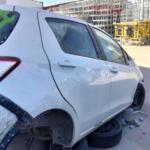 Toyota yaris 2017 model beyaz sağ ön kapı