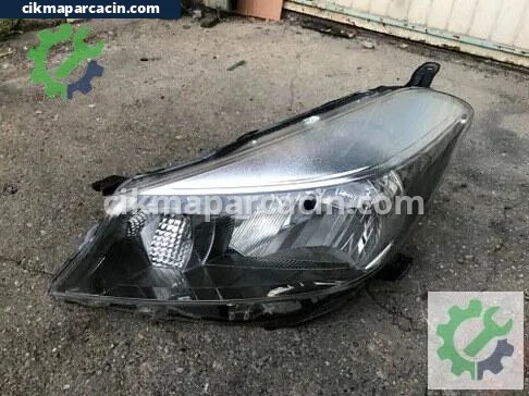 Toyota Yaris Sol Ön Far çıkma parça
