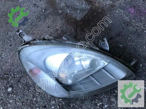 Toyota Yaris Sağ Ön Far 1999-2002 çıkma parça