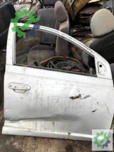 Toyota Yaris Sağ Ön Kapı 2000-2005