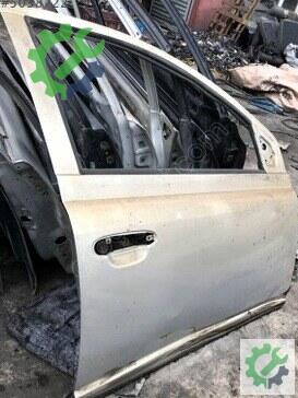 Toyota Yaris Sağ Ön Kapı 2000-2005 çıkma parça