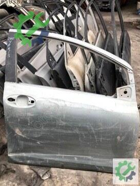Toyota Yaris Sağ Ön Kapı çıkma parça