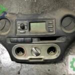 Toyota Yaris teyp çerçevesi 2000-2005
