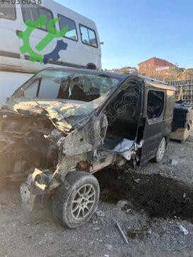 Renault Trafic Bagaj Rafı çıkma parça
