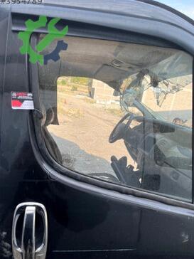 Renault Trafic Cam çıkma parça