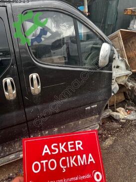 Renault Trafic Sağ Ön Kapı çıkma parça