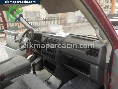 Volkswagen Transporter Cam Önü Menfezi çıkma parça