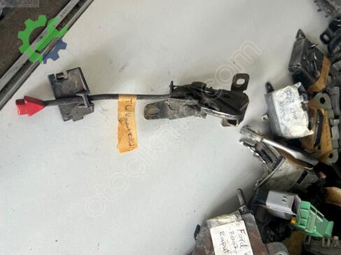 Volkswagen Transporter Kaput Kilidi çıkma parça
