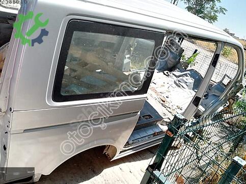 Volkswagen Transporter Sağ Çamurluk çıkma parça