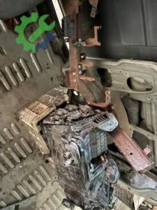 TRANSPORTER t5t6 çıkma göğüs demiri