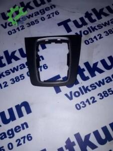 AUDİ A4 ÇIKMA ORJİNAL VİTES TOPUZU ÇERÇEVESİ 8E0 864 261A