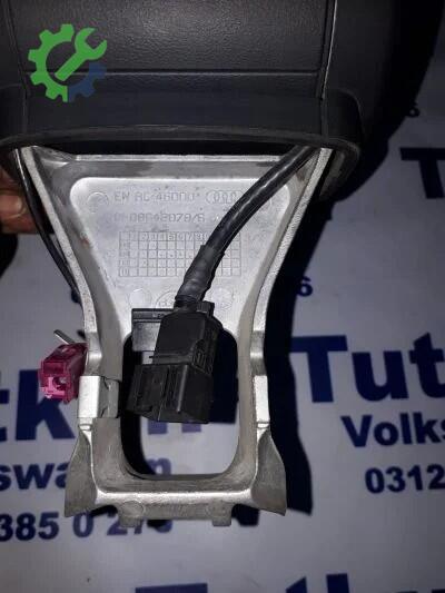 Audi A4 Kol Dayama çıkma parça