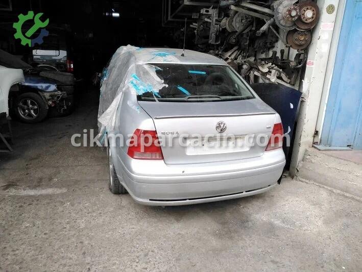 Volkswagen Bora Arka Tampon çıkma parça