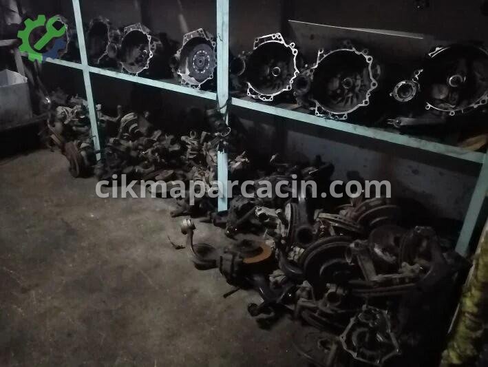 Volkswagen Passat Taşıyıcı çıkma parça