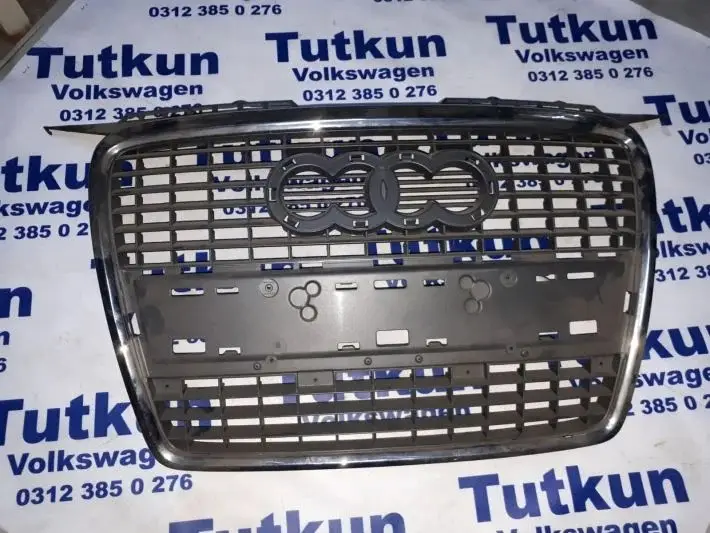 Audi A4 Ön Panjur çıkma parça