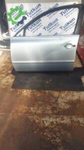 VW PASSAT 1997-2005 MODEL AÇIK MAVİ HATASIZ SOL ÖN KAPI