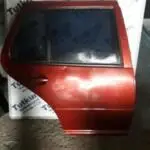VW GOLF 4 1997-2004 MODEL KIRMIZI RENKTE HATASIZ SAĞ ARKA KAPI