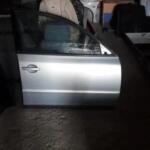 VW PASSAT 1997-2005 MODEL HATASIZ GÜMÜŞ GRİ RENKTE SAĞ ÖN KAPI