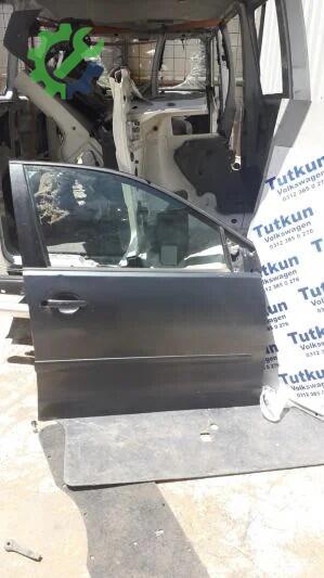 Volkswagen Polo Sağ Ön Kapı çıkma parça