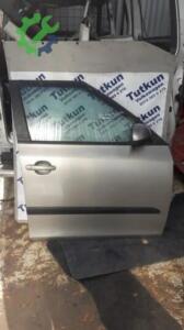 SKODA FABİA 2009-2012 MODEL HATASIZ ORJİNAL SAĞ ÖN KAPI