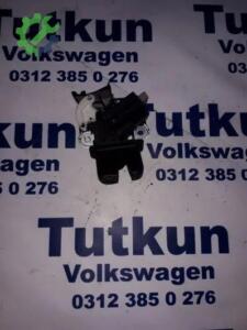 VW PASSAT 2005-2012 MODEL BAGAJ KİLİDİ 4F5827505D