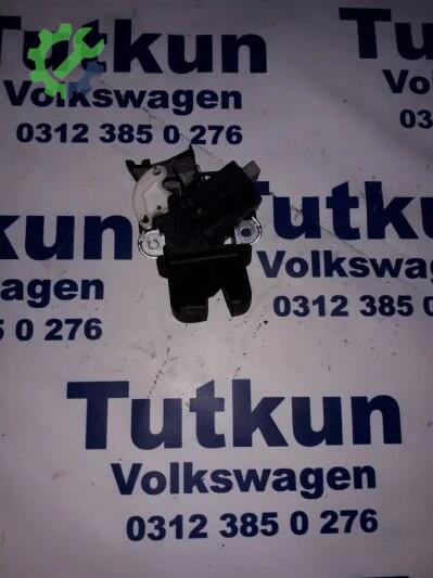 Volkswagen Passat Bagaj Kilidi çıkma parça