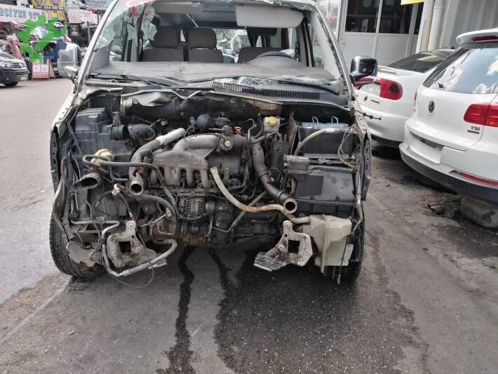 Volkswagen Transporter Sandık Motor çıkma parça