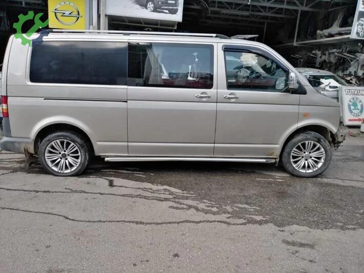 Volkswagen Transporter Kapı çıkma parça