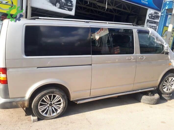 Volkswagen Transporter Sağ Arka Çamurluk çıkma parça