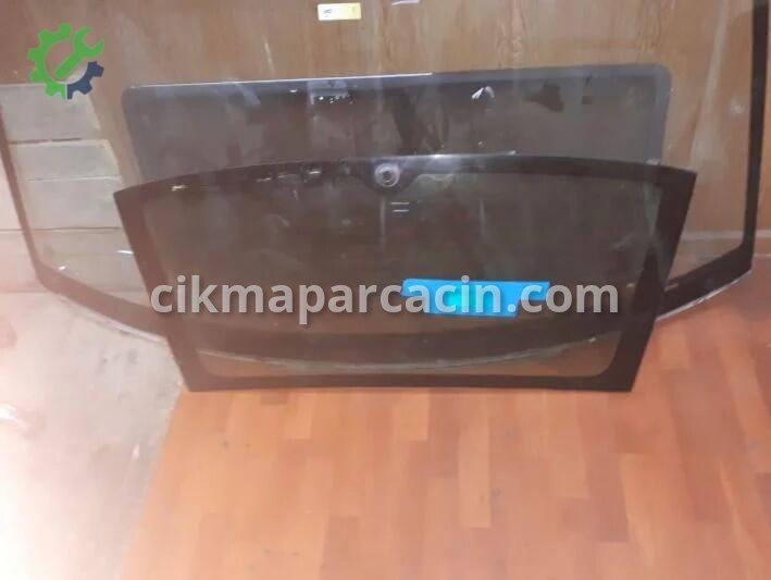Skoda Fabia Bagaj Cami çıkma parça
