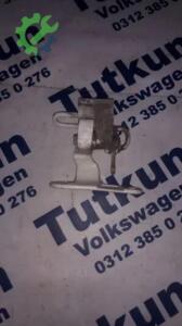 VW TRANSPORTER T5 2004-2012 MODEL SAĞ ÖN KAPI MENTEŞESİ 7H0831412A
