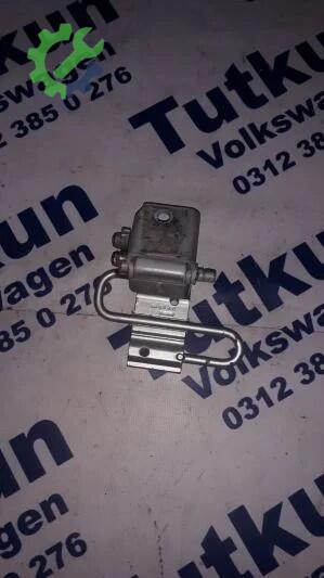 Audi A3 Kapı Menteşesi çıkma parça