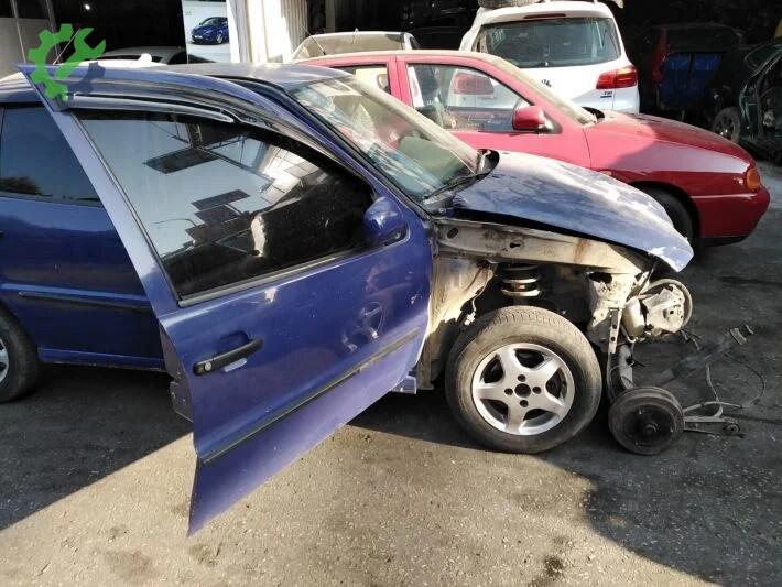 Volkswagen Polo Sağ Ön Kapı çıkma parça