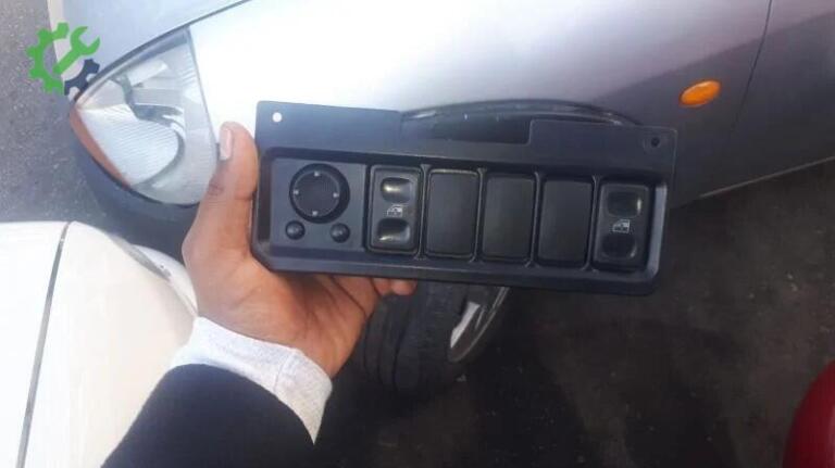 Volkswagen Polo Cam Düğme Çerçevesi çıkma parça
