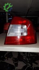 SKODA OCTAVİA 2009-2012 SAĞ ARKA STOP LAMBASI