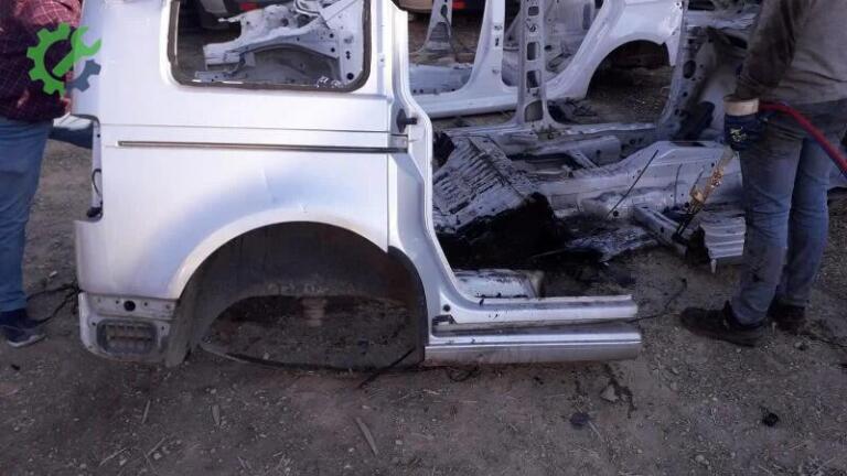 Volkswagen Caddy Sağ Arka Çamurluk çıkma parça