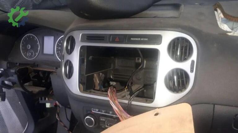 Volkswagen Tiguan Panjur çıkma parça