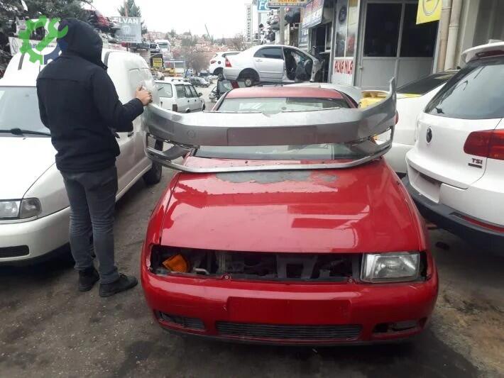 Volkswagen Golf Ön Tampon çıkma parça