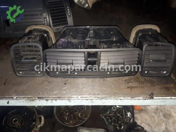 Skoda Octavia Kalorifer Izgarası çıkma parça
