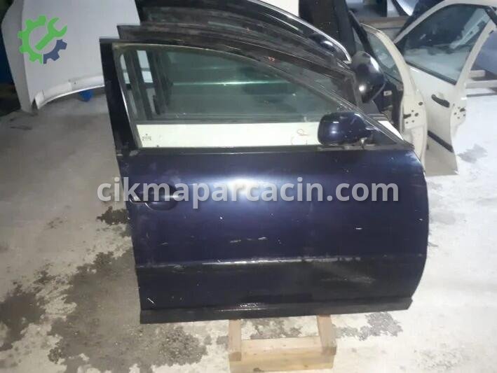 Volkswagen Passat Sağ Ön Kapı çıkma parça