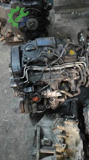 Volkswagen Passat Motor Gövdesi çıkma parça