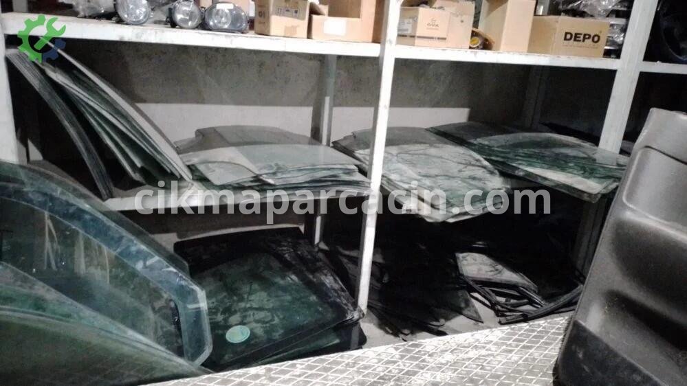 Volkswagen Bora Sol Arka Kapı Camı çıkma parça