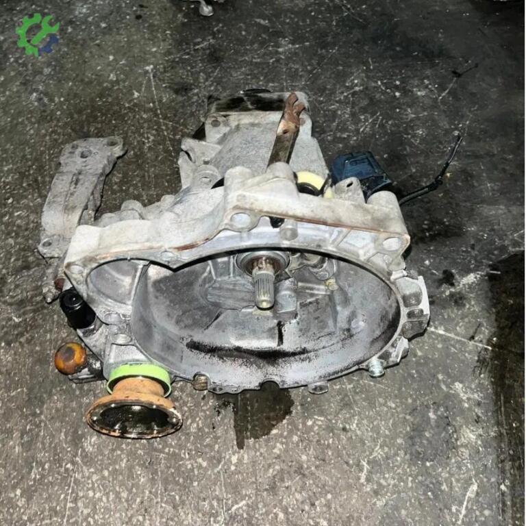 Volkswagen Passat Şanzıman çıkma parça