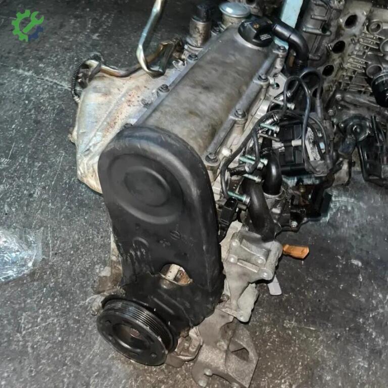 Volkswagen Passat Sandık Motor çıkma parça