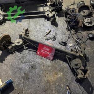 Opel Vectra a arka dingil