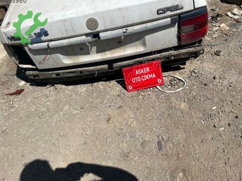 Opel Vectra Sağ Arka Çamurluk çıkma parça