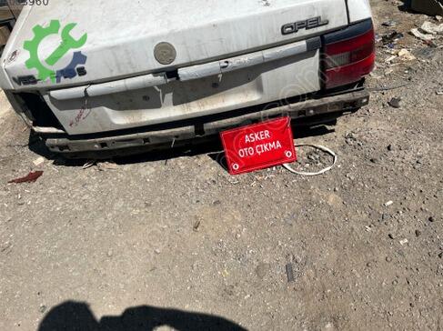 Opel Vectra Sağ Arka Çamurluk çıkma parça