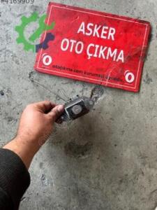 Opel Vectra A bagaj kilidi basma butonu