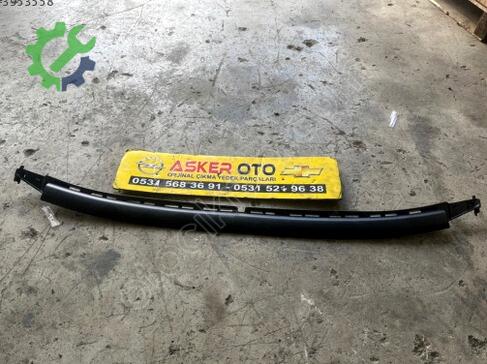 Opel Vectra Ön Cam Izgarası çıkma parça
